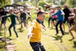 Jeroen die de Wildeman Krachtdans doet